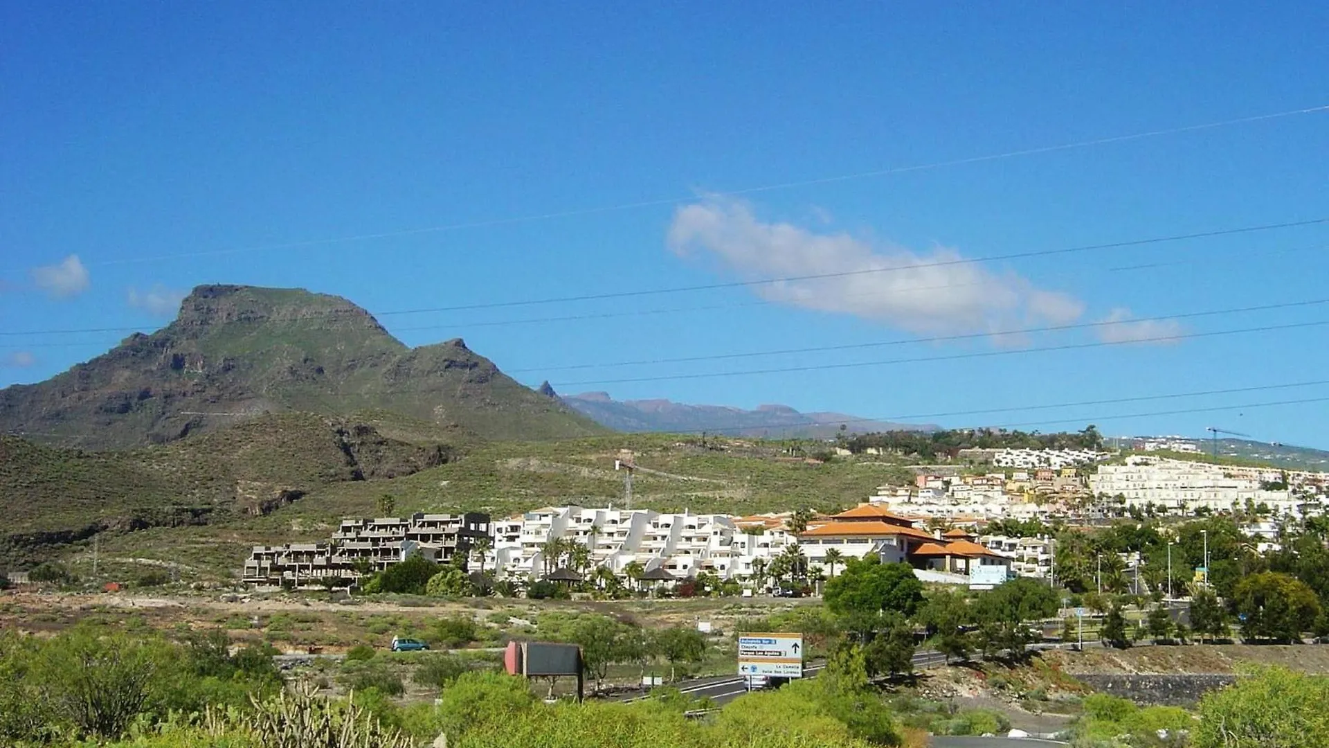Casa Sarita - Exclusive Retreat In The Sun-Drenched South Of Tenerife בית נופש